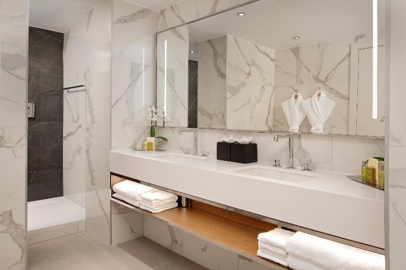 هتل Hilton London Metropole