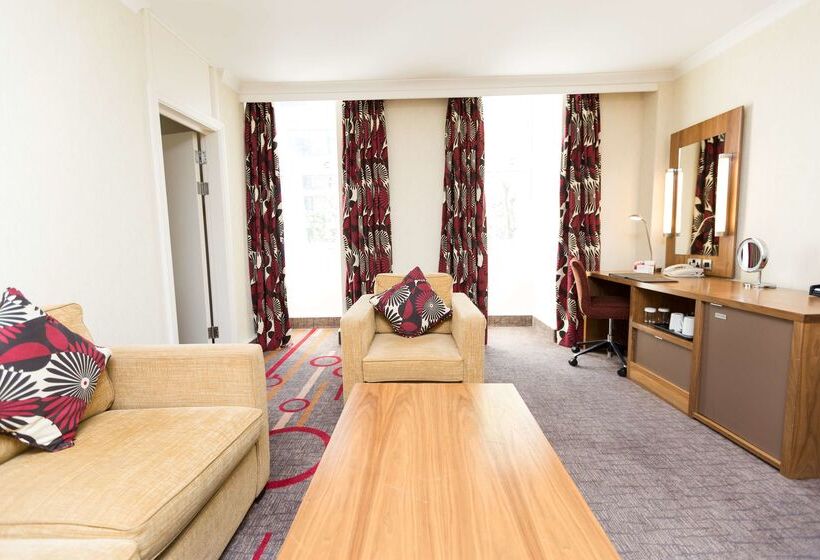 هتل Hilton London Olympia