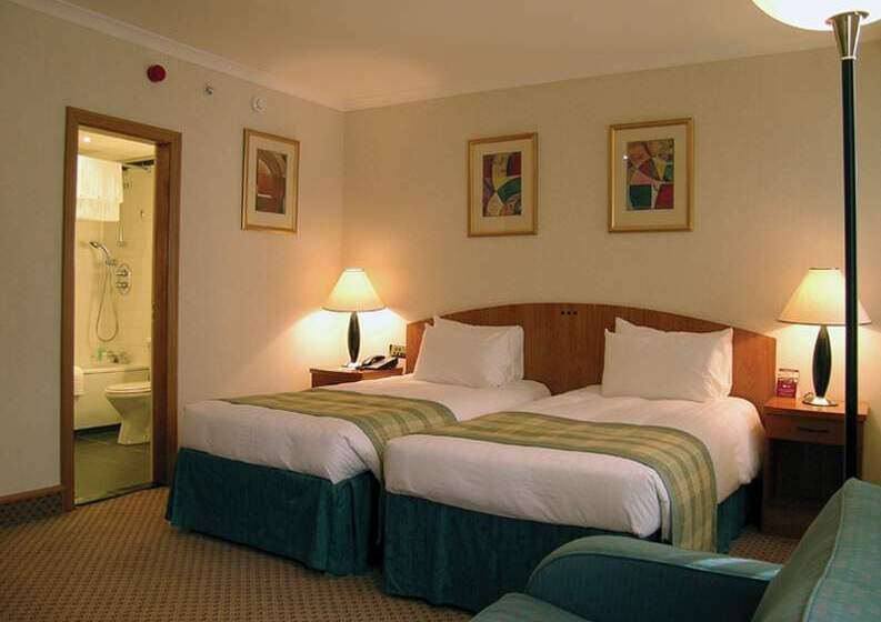 هتل Hilton London Olympia