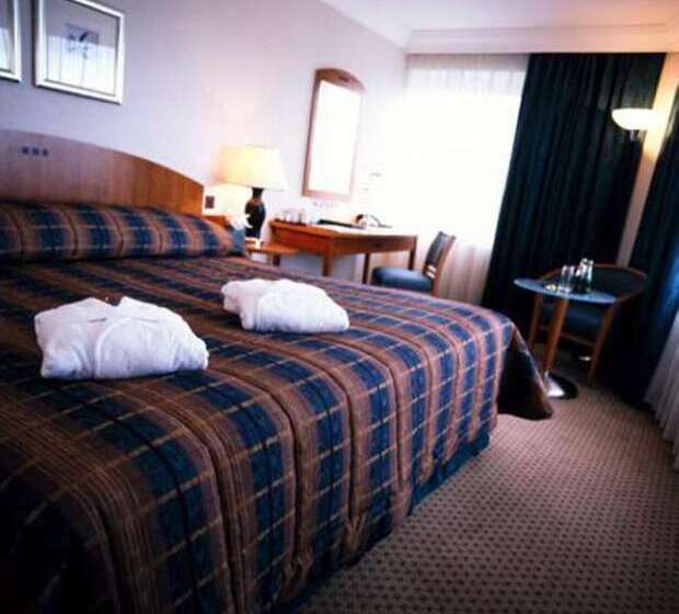 هتل Hilton London Olympia