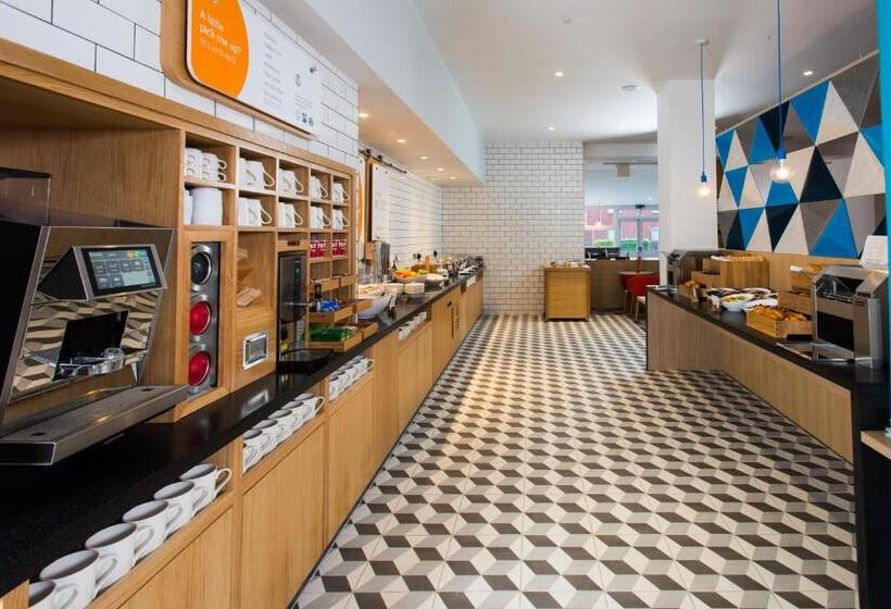 Отель Holiday Inn Express Portsmouth – North, An Ihg