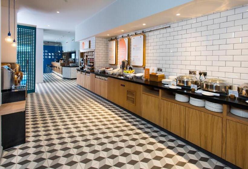 Отель Holiday Inn Express Portsmouth – North, An Ihg