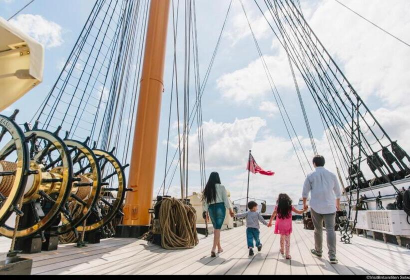 Отель Holiday Inn Express Portsmouth – North, An Ihg