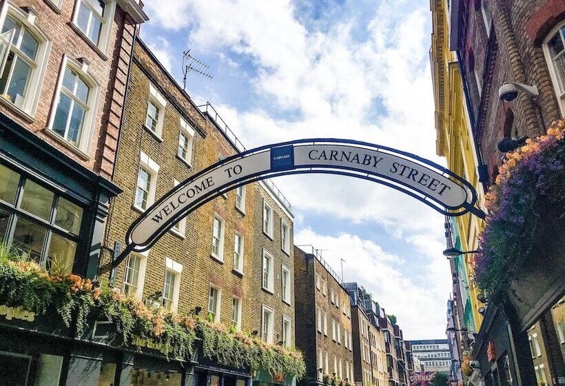 Отель Holiday Inn London Oxford Circus, An Ihg