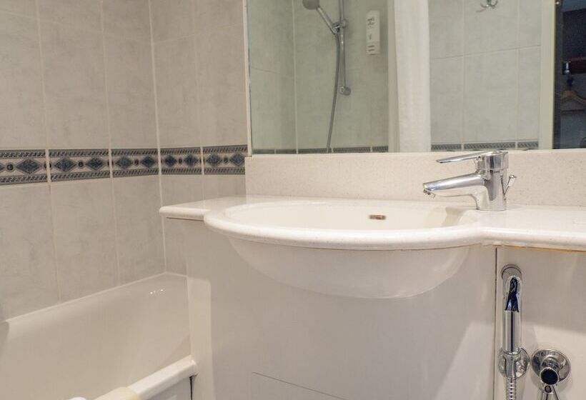 Отель Holiday Inn London Oxford Circus, An Ihg