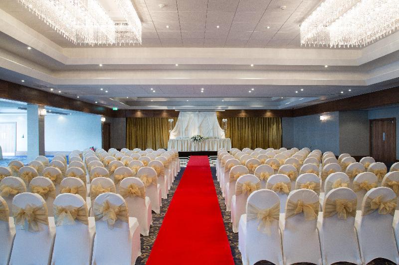 호텔 Holiday Inn London  Wembley