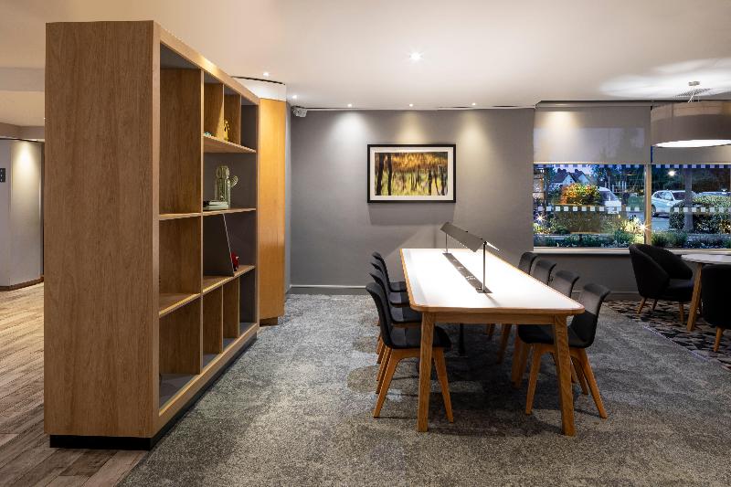 Отель Holiday Inn Reading South M4 Jct 11, An Ihg