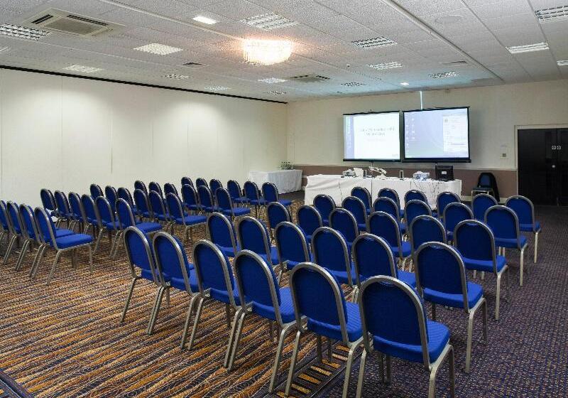 ホテル Holiday Inn Runcorn M56 Junction 12, An Ihg