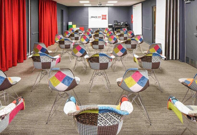 호텔 Ibis London Luton Airport