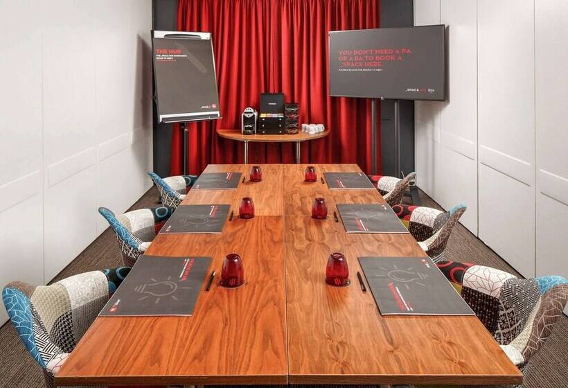 호텔 Ibis London Luton Airport