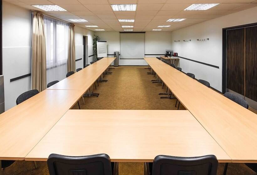 호텔 Ibis London Luton Airport