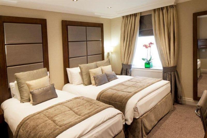 Отель Gem Langham Court