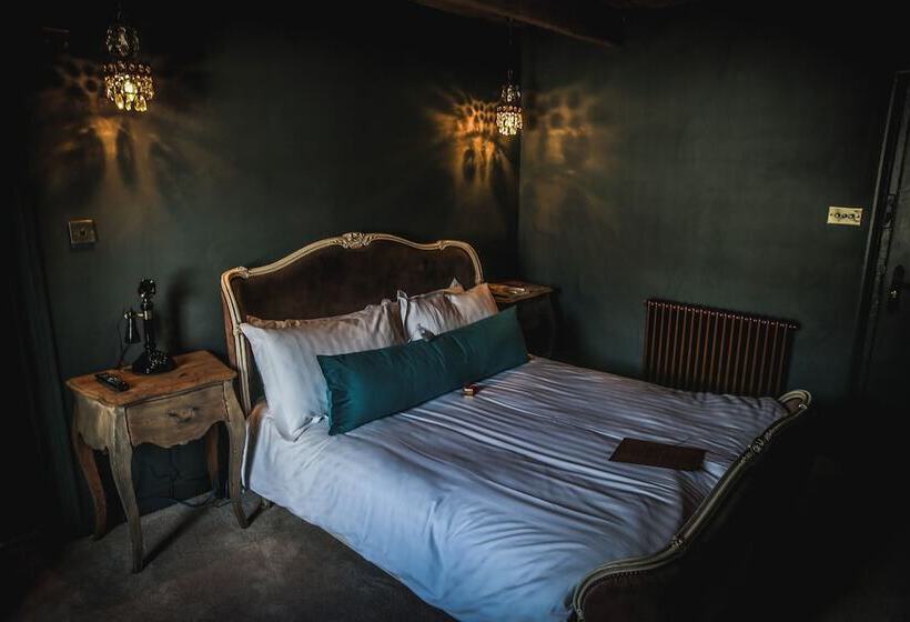 בית מלון כפרי Le Petit Chateau & William De Percy