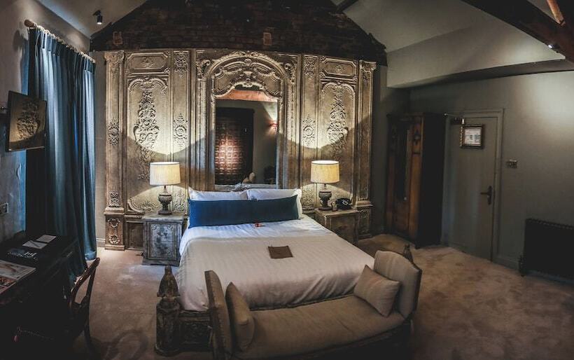 בית מלון כפרי Le Petit Chateau & William De Percy