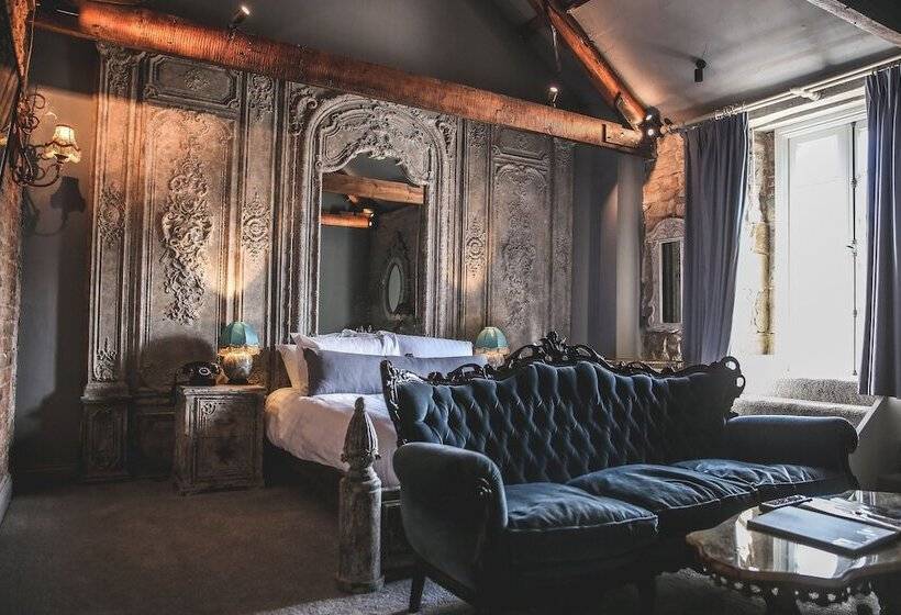 בית מלון כפרי Le Petit Chateau & William De Percy