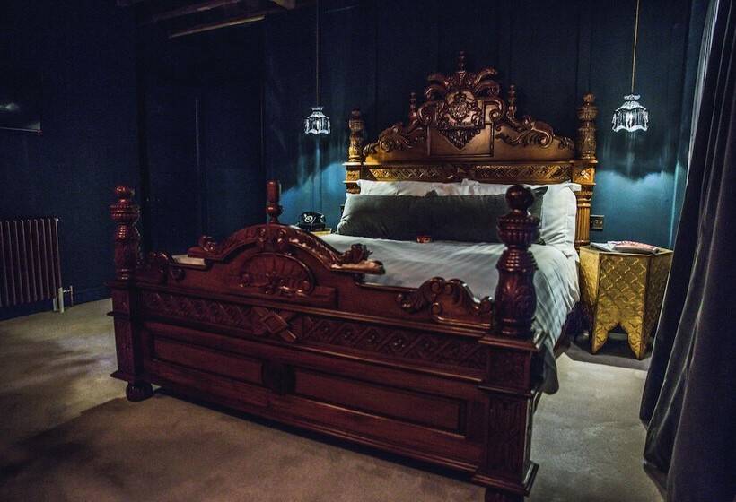 בית מלון כפרי Le Petit Chateau & William De Percy