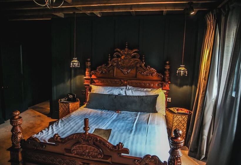 בית מלון כפרי Le Petit Chateau & William De Percy