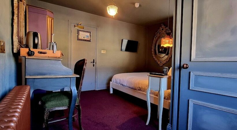 בית מלון כפרי Le Petit Chateau & William De Percy