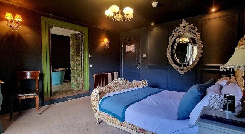 בית מלון כפרי Le Petit Chateau & William De Percy