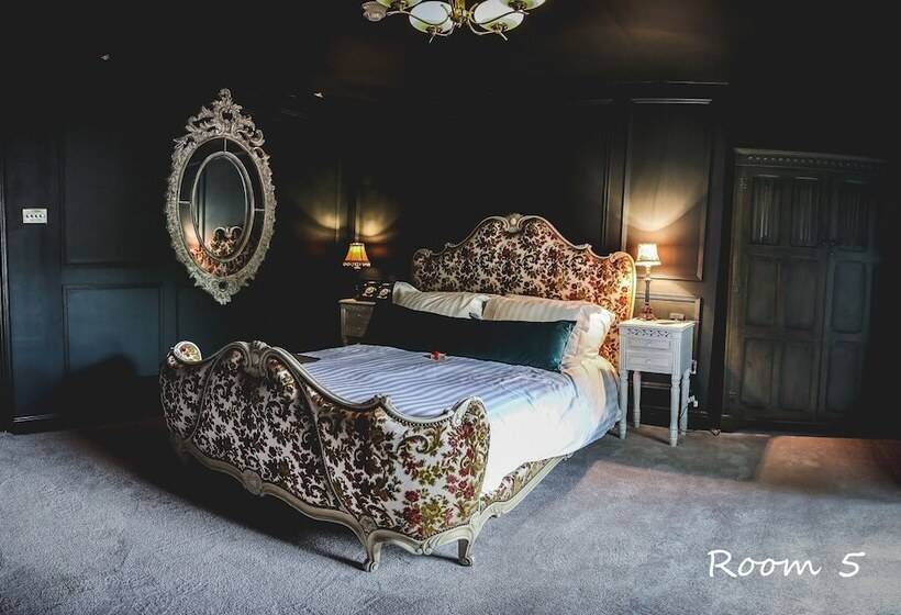 בית מלון כפרי Le Petit Chateau & William De Percy