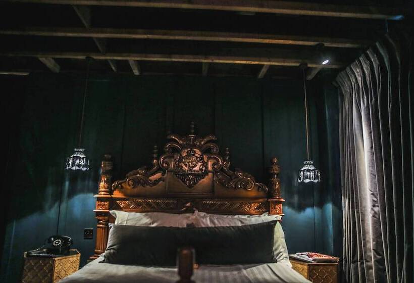 בית מלון כפרי Le Petit Chateau & William De Percy