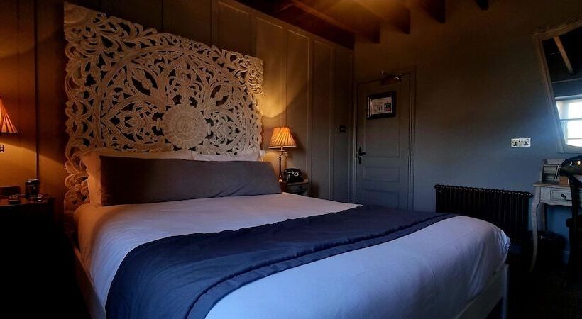 בית מלון כפרי Le Petit Chateau & William De Percy