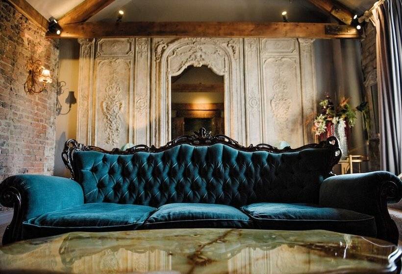 בית מלון כפרי Le Petit Chateau & William De Percy