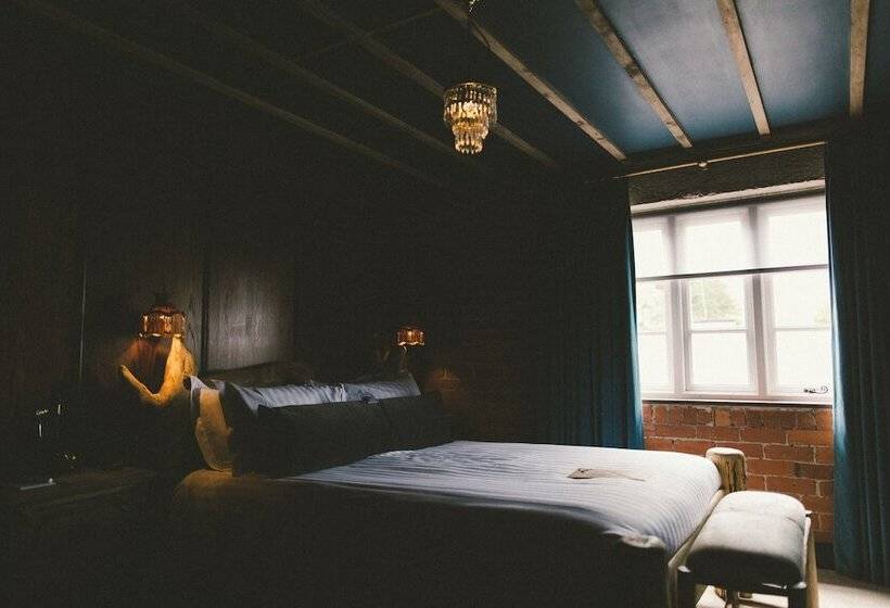 בית מלון כפרי Le Petit Chateau & William De Percy