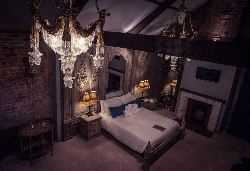 בית מלון כפרי Le Petit Chateau & William De Percy