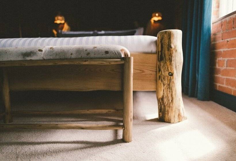 בית מלון כפרי Le Petit Chateau & William De Percy