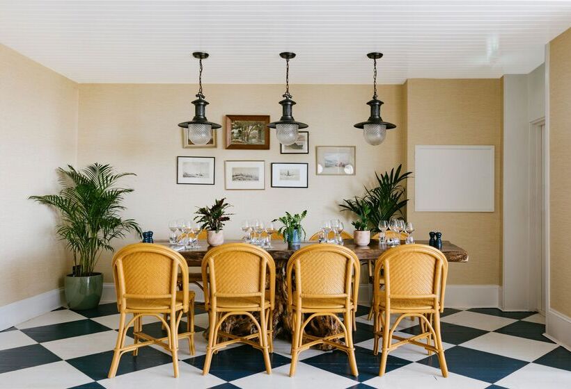 בית מלון כפרי Marine Troon