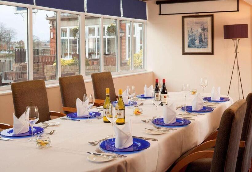 酒店 Mercure London Stainesuponthames