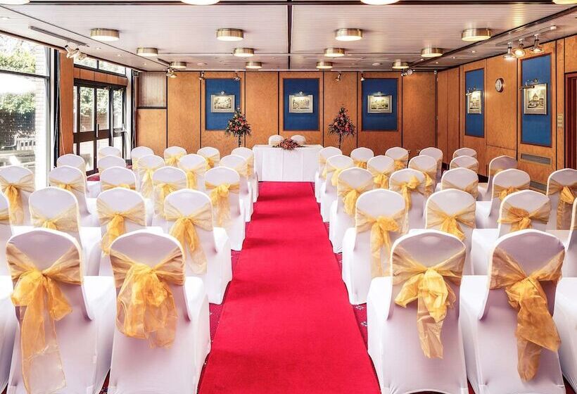 Отель Mercure Norwich