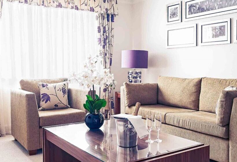 ホテル Mercure St Albans Noke