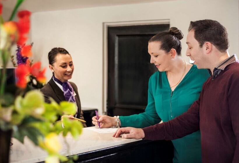 ホテル Mercure St Albans Noke