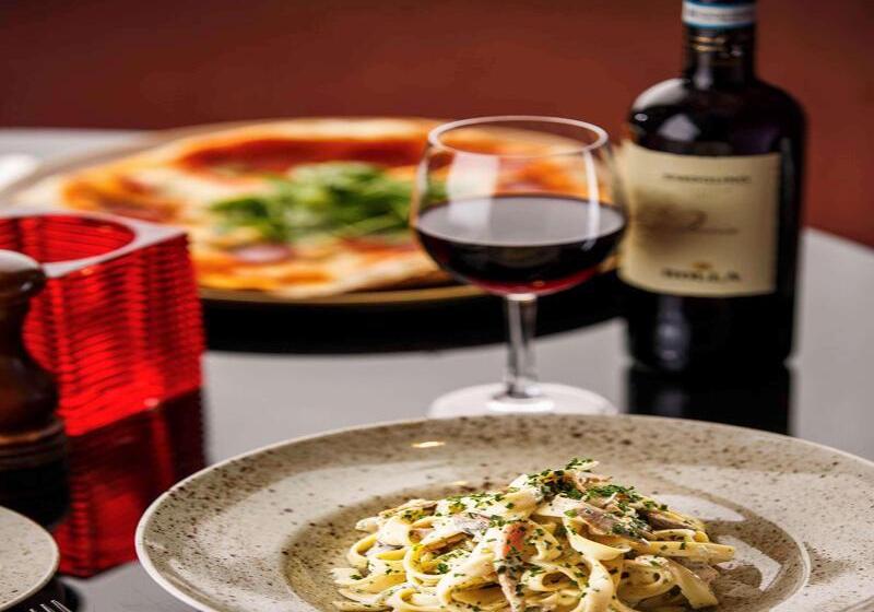 Отель Mercure York Fairfield Manor