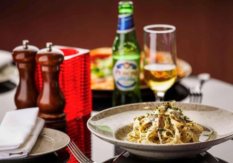 Отель Mercure York Fairfield Manor