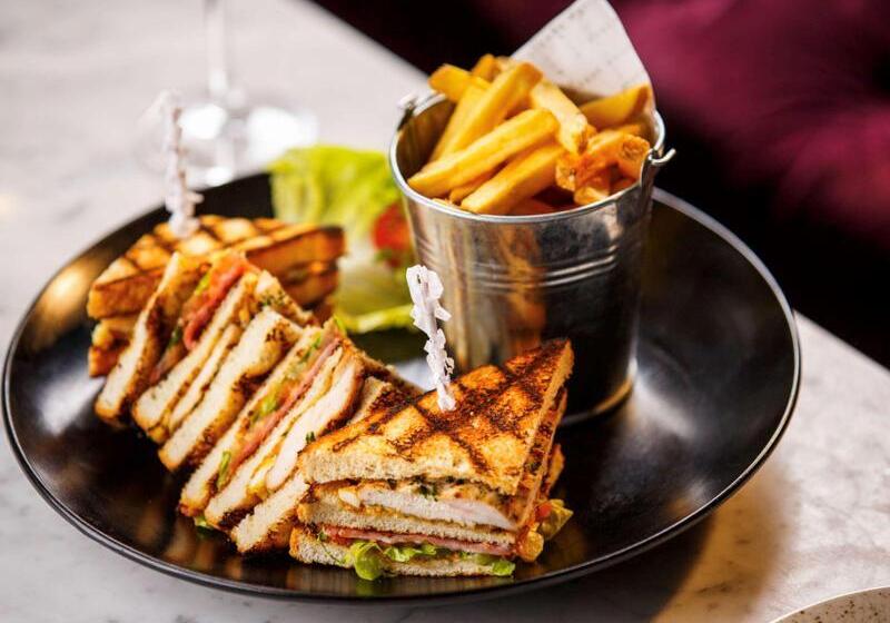 Отель Mercure York Fairfield Manor