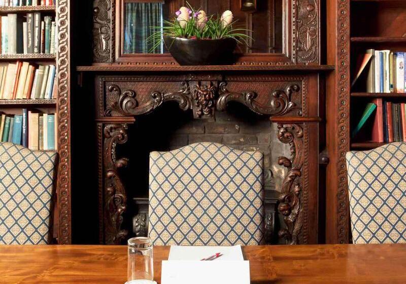 Отель Mercure York Fairfield Manor