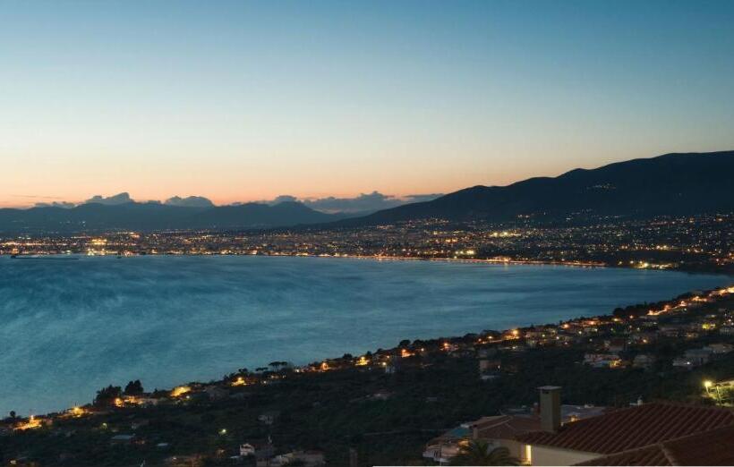 호텔 Messinian Bay