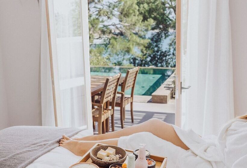 Minos Beach Art Hotel, A Member Of Design Hotels