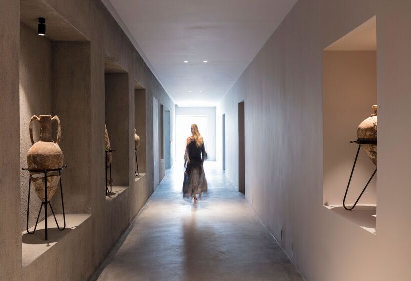 Minos Beach Art Hotel, A Member Of Design Hotels