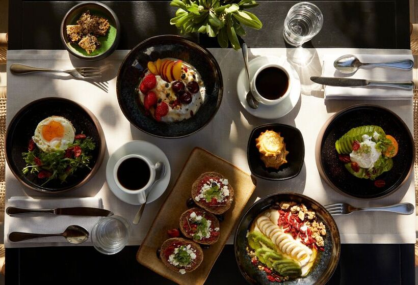 Minos Beach Art Hotel, A Member Of Design Hotels