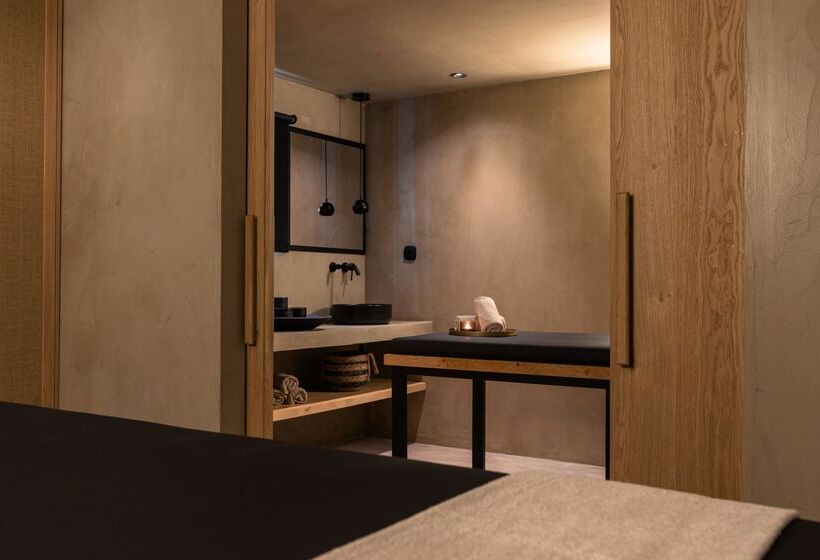 Minos Beach Art Hotel, A Member Of Design Hotels