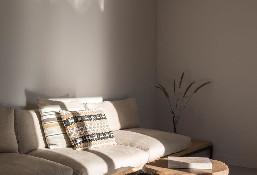 Minos Beach Art Hotel, A Member Of Design Hotels