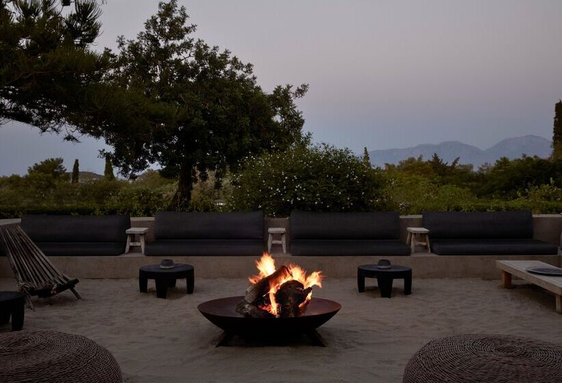 Minos Beach Art Hotel, A Member Of Design Hotels