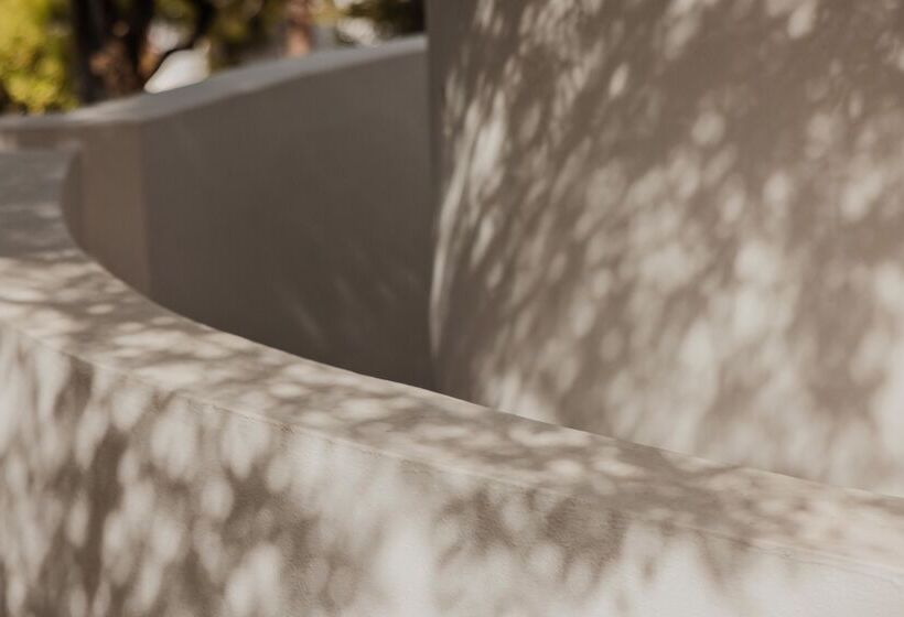 Minos Beach Art Hotel, A Member Of Design Hotels