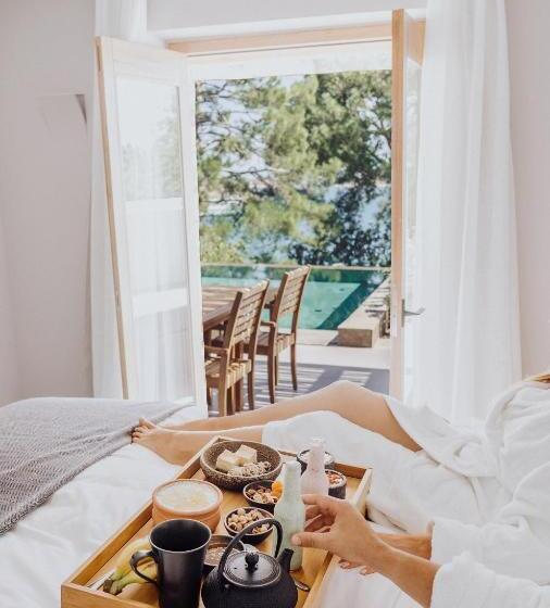 Minos Beach Art Hotel, A Member Of Design Hotels