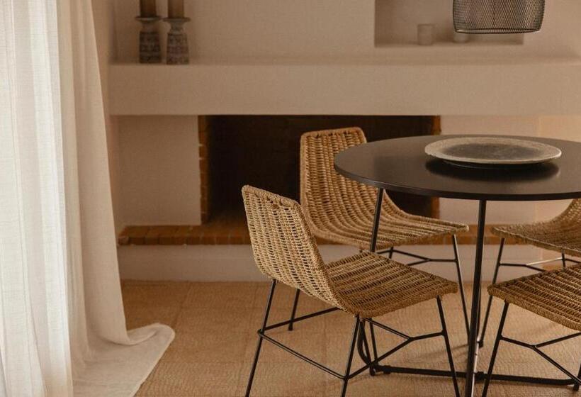 Minos Beach Art Hotel, A Member Of Design Hotels