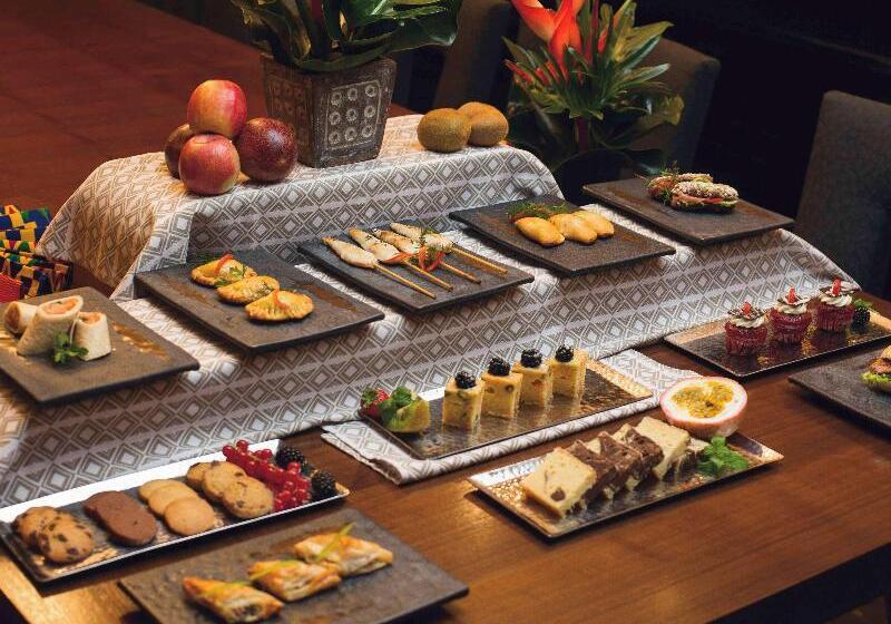 Mövenpick Ambassador Hotel Accra